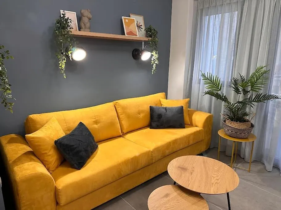 The Yellowblue Apartment, Downtown Soluň 0*,